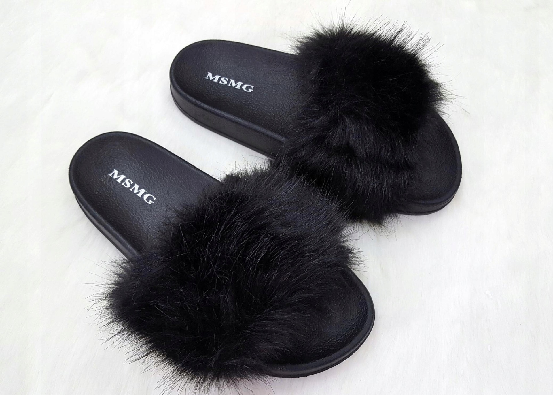 CIEPLUTKIE-KLAPKI-Z-FUTERKIEM-CZARNY-KOLOR-R-38-Kod-producenta-Zd800