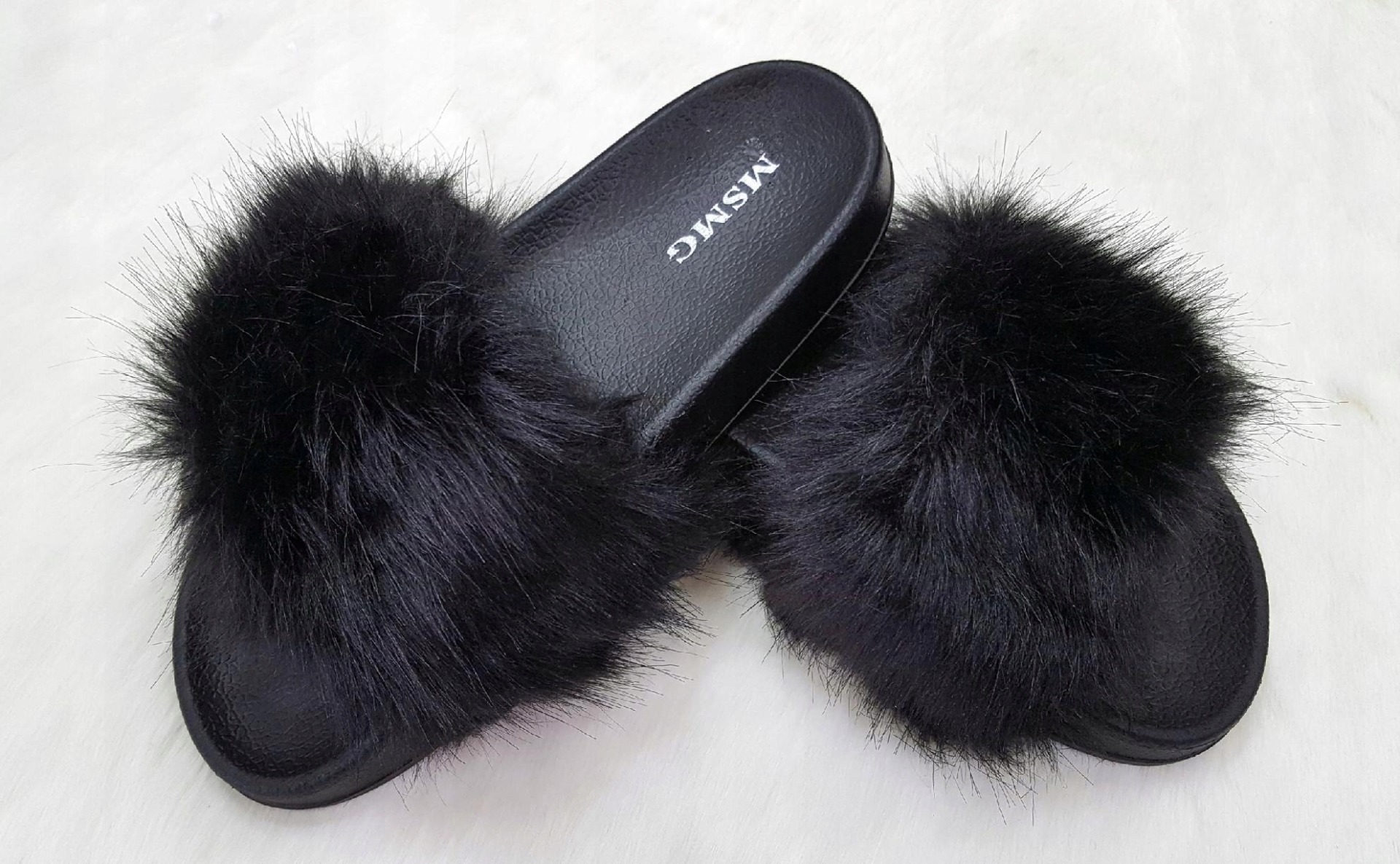 CIEPLUTKIE-KLAPKI-Z-FUTERKIEM-CZARNY-KOLOR-R-38-Rozmiar-38